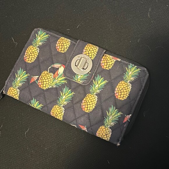 Vera Bradley Wallet RFID Turnlock Zip‎ Around Navy Blue Toucan Party Pineapples - Picture 1 of 4